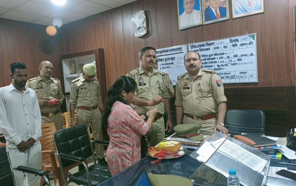 एकल अभियान: एकल अभियान की बहनें पहुंची थाने, पुलिस वाले रह गए दंग…
