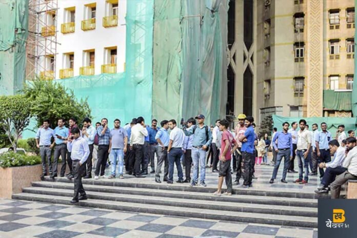 EARTHQUAKE BREAKING: दिल्ली NCR में भूकम्प के झटके...