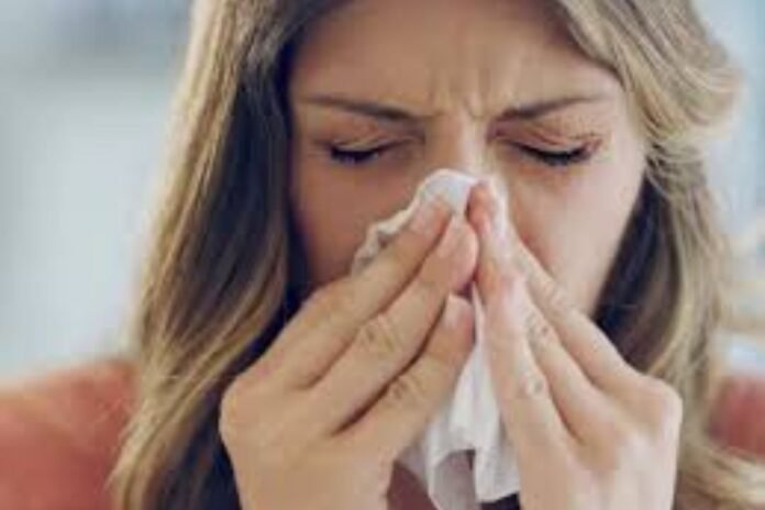 Seasonal Diseases: बदलते मौसम में बीमारियों का खतरा! जानें कैसे रखें सेहत का ख्याल...