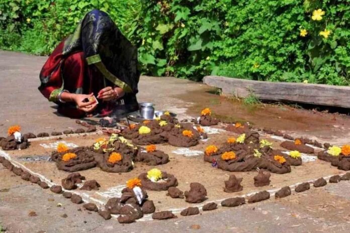 Govardhan Puja 2023: गोवर्धन पूजा के बाद बचे हुए गोबर का क्या करना चाहिए?