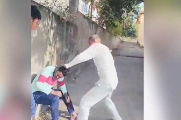 Mp Assembly Election 2023: वोटर लिस्ट से नाम कटने पर… बुजुर्ग ने प्रधान को दी तगड़ी खुराक