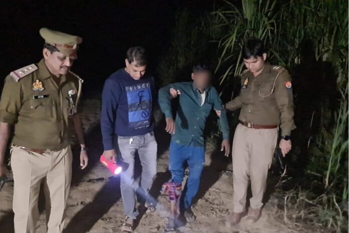 Hapur News: गौकशी करने वालों पर पुलिस ने बजाई ताबड़तोड़ गोलियां, देखें वीडियो...