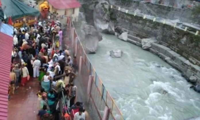 Geothermal Energy: बर्फीली जगह होने के बाद भी बद्रीनाथ के तप्तकुंड में आखिर कैसे गर्म रहता है पानी?