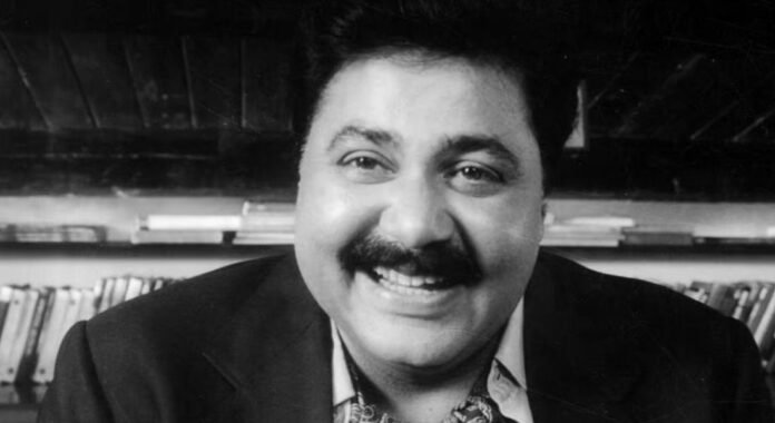 Satish Shah को ‘मैं हूं ना’ का रोल लगा था 'घिनौना', शाहरुख ने कहा, ‘बस आप ही कर सकते हैं‘