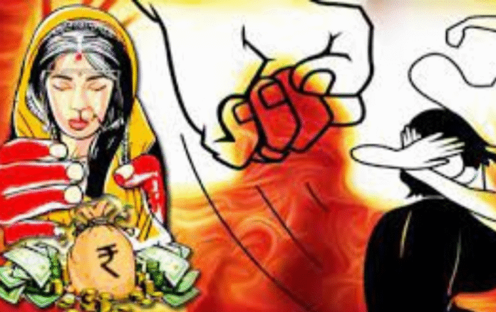 Hapur News: दहेज में नहीं मिली कार तो गर्भवती को पिला दिया जहर