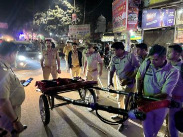 पुलिस की सख्ती से मेले में अफरा-तफरी