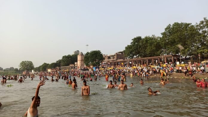 शुकतीर्थ गंगा स्नान मेला: डीएम-एसएसपी ने किया घाटों का निरीक्षण, सुरक्षा व्यवस्था पर जीरो टॉलरेंस नीति