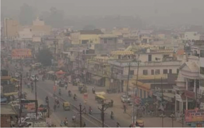 मेरठ में बढ़ता स्मॉग बना सांसों का दुश्मन, अस्पतालों में मरीजों की लगी कतार...