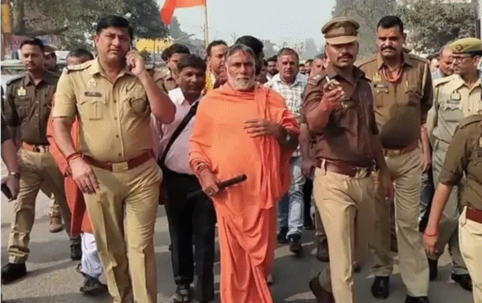 यशवीर महाराज को पुलिस ने रोका